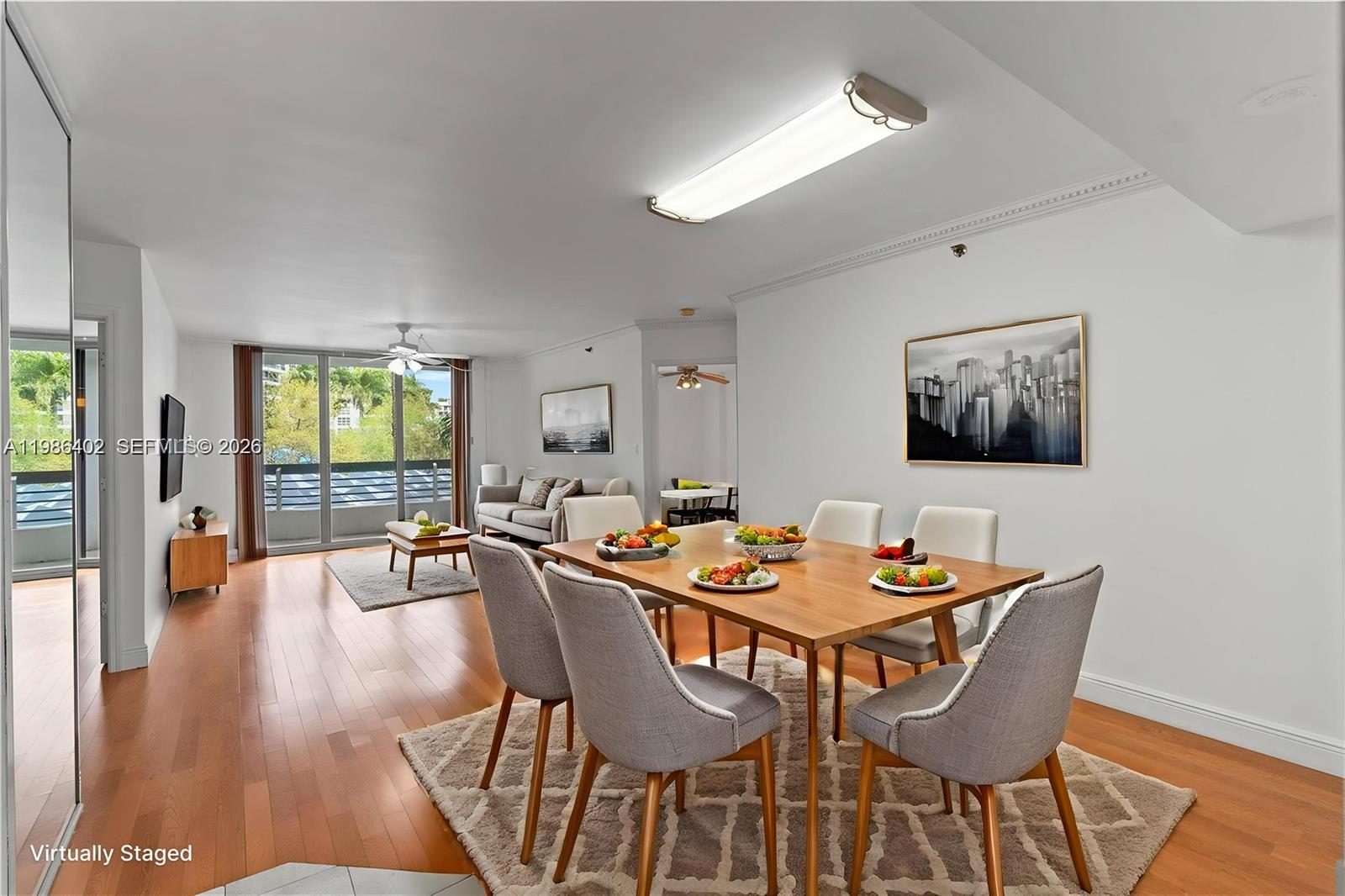 3600 Mystic Pointe Dr # 310