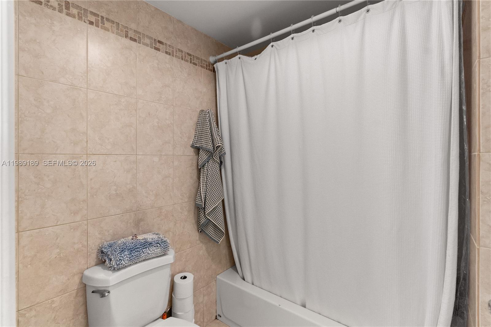 19655 E Country Club Dr # 6108