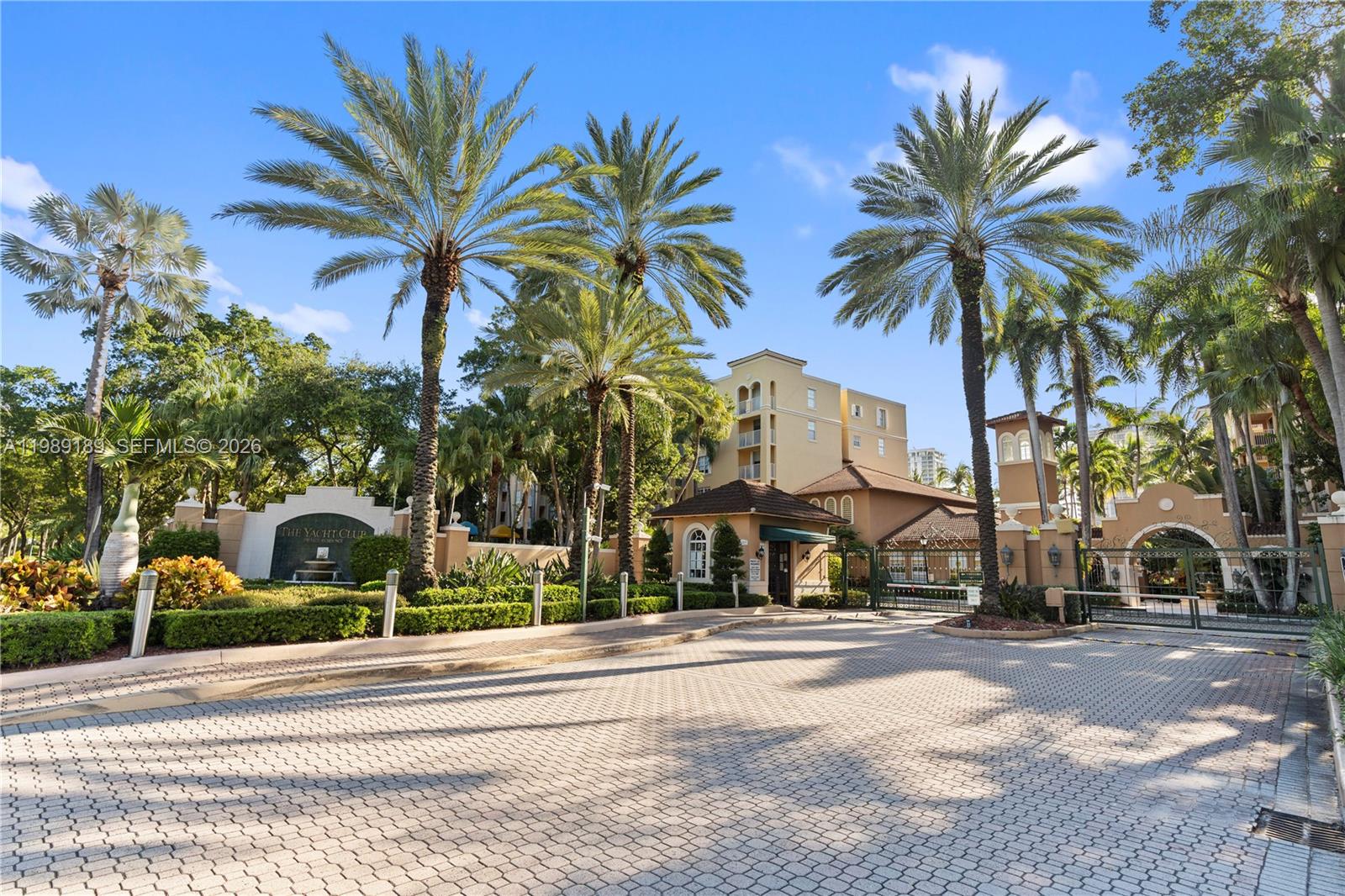 19655 E Country Club Dr # 6108