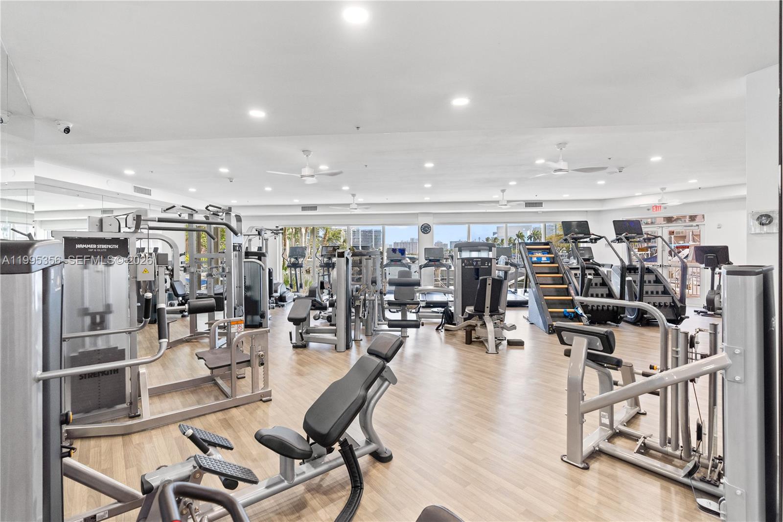 3340 NE 190th St # 1004