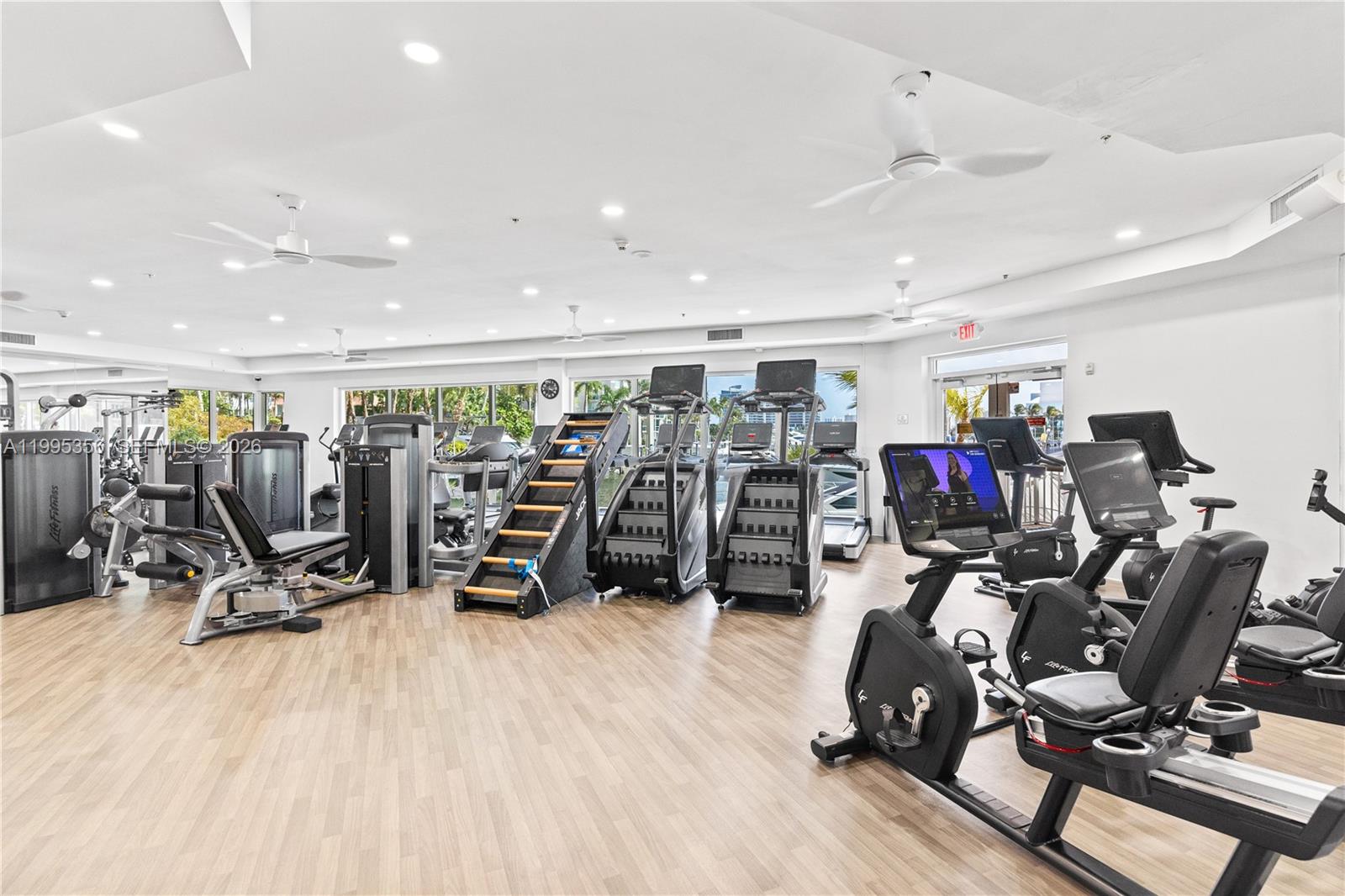 3340 NE 190th St # 1004