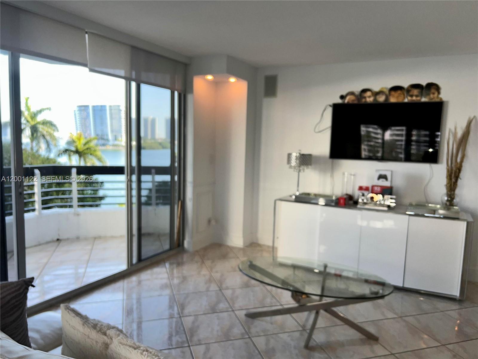 3600 Mystic Pointe Dr # 513