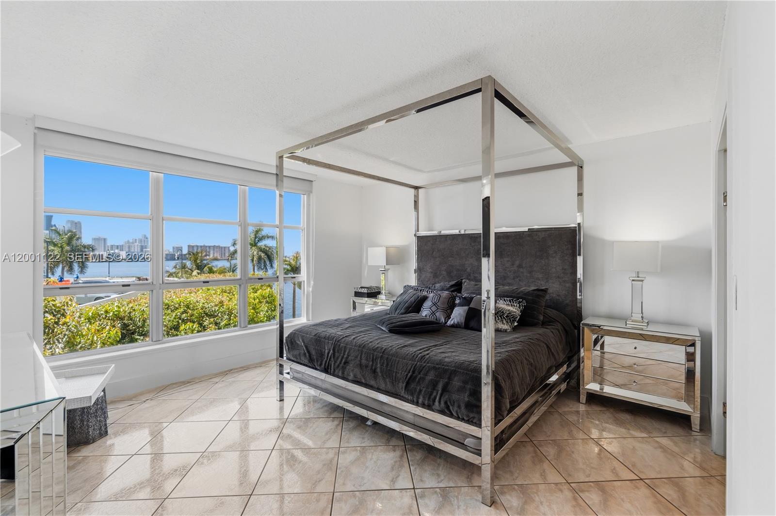 3600 Mystic Pointe Dr # 513