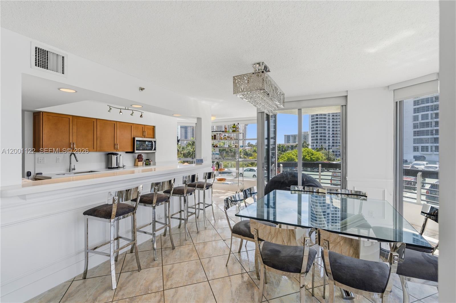 3600 Mystic Pointe Dr # 513