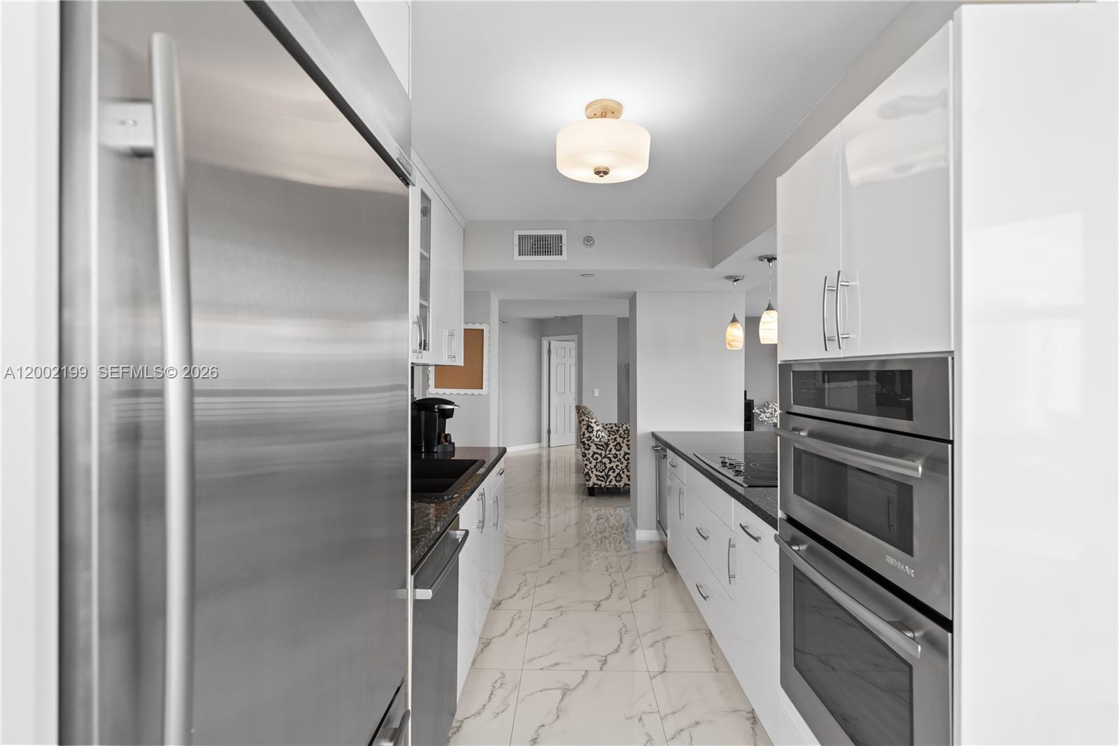 3500 Mystic Pointe Dr # 1403