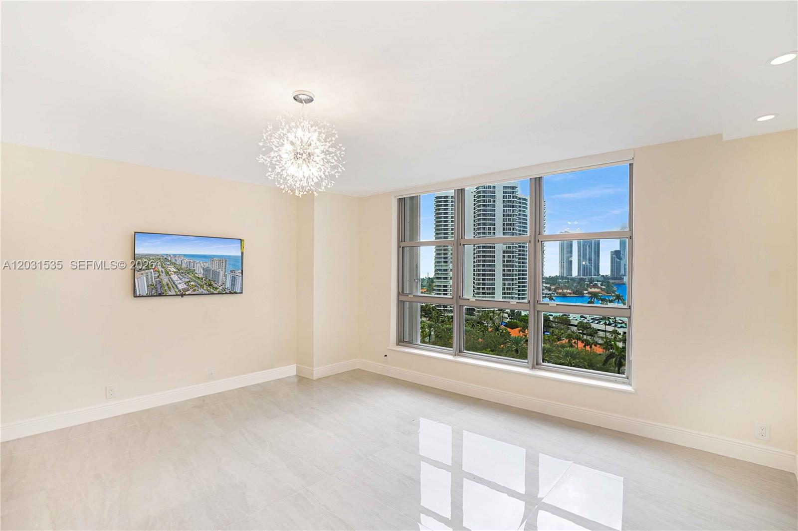 3500 Mystic Pointe Dr # 1206