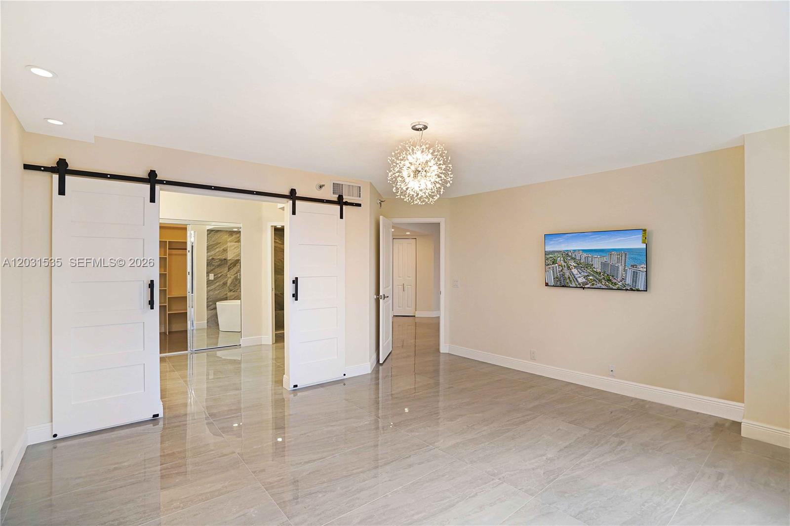 3500 Mystic Pointe Dr # 1206