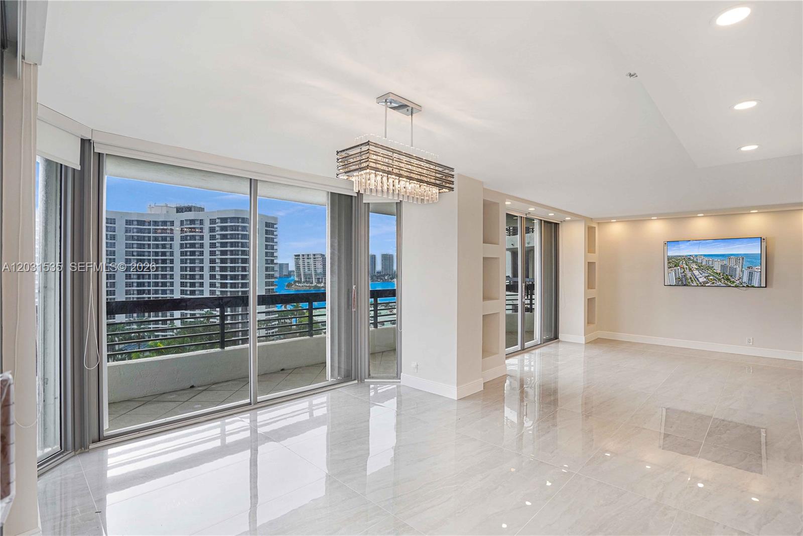 3500 Mystic Pointe Dr # 1206