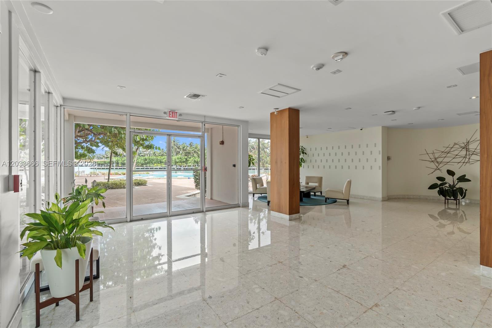 9102 W Bay Harbor Dr # 10C