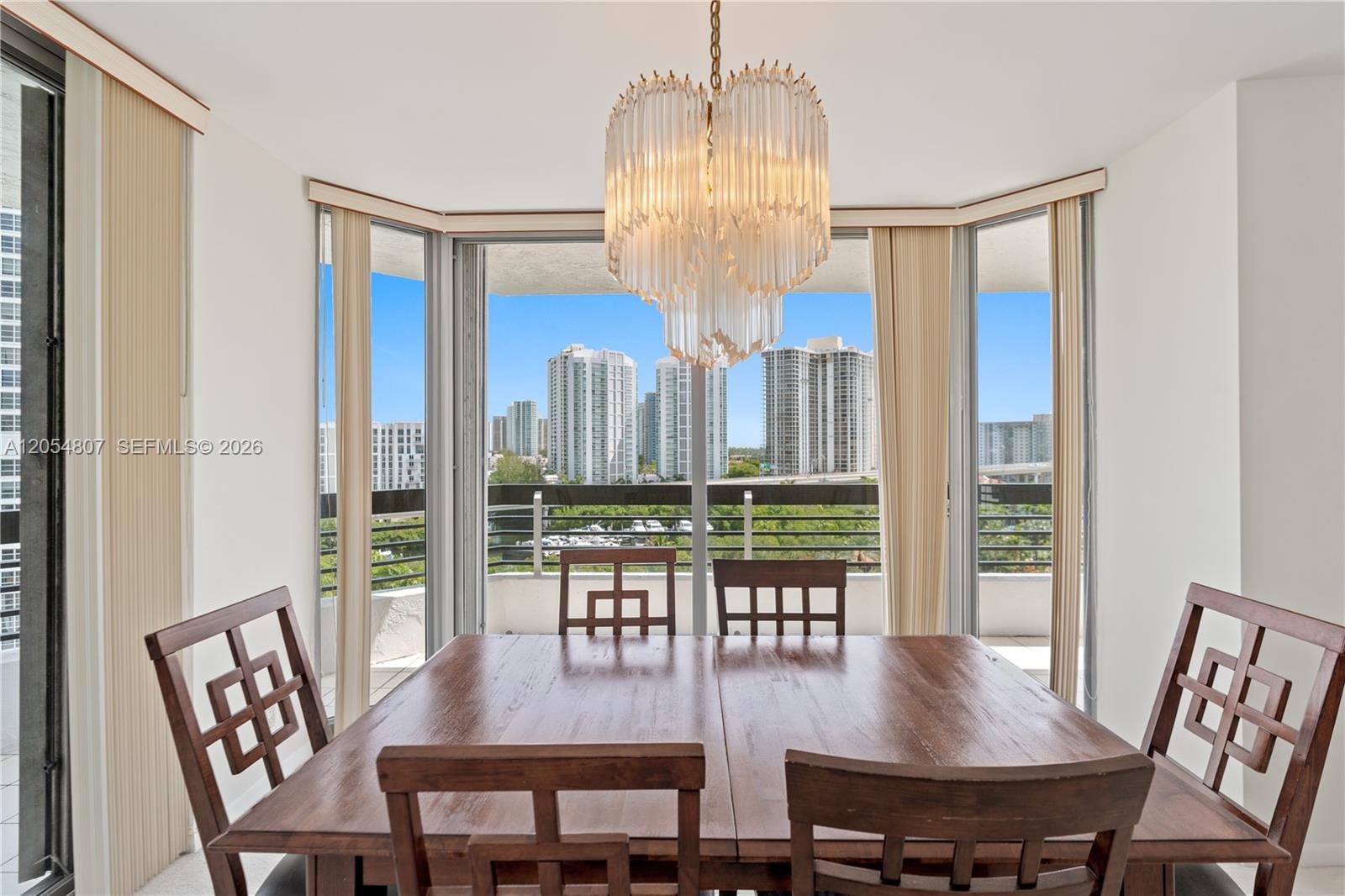 3600 Mystic Pointe Dr # 1207