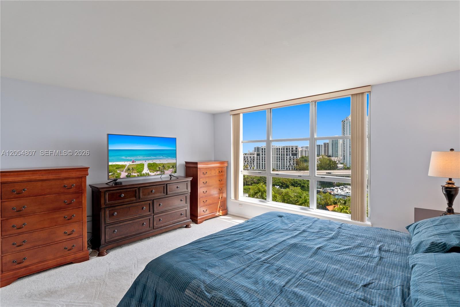 3600 Mystic Pointe Dr # 1207