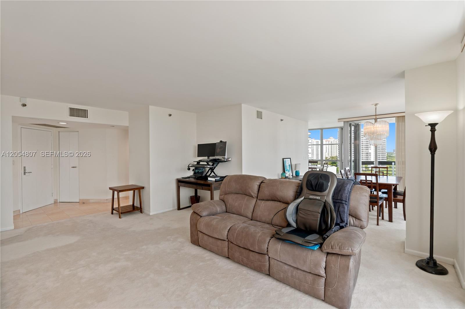 3600 Mystic Pointe Dr # 1207