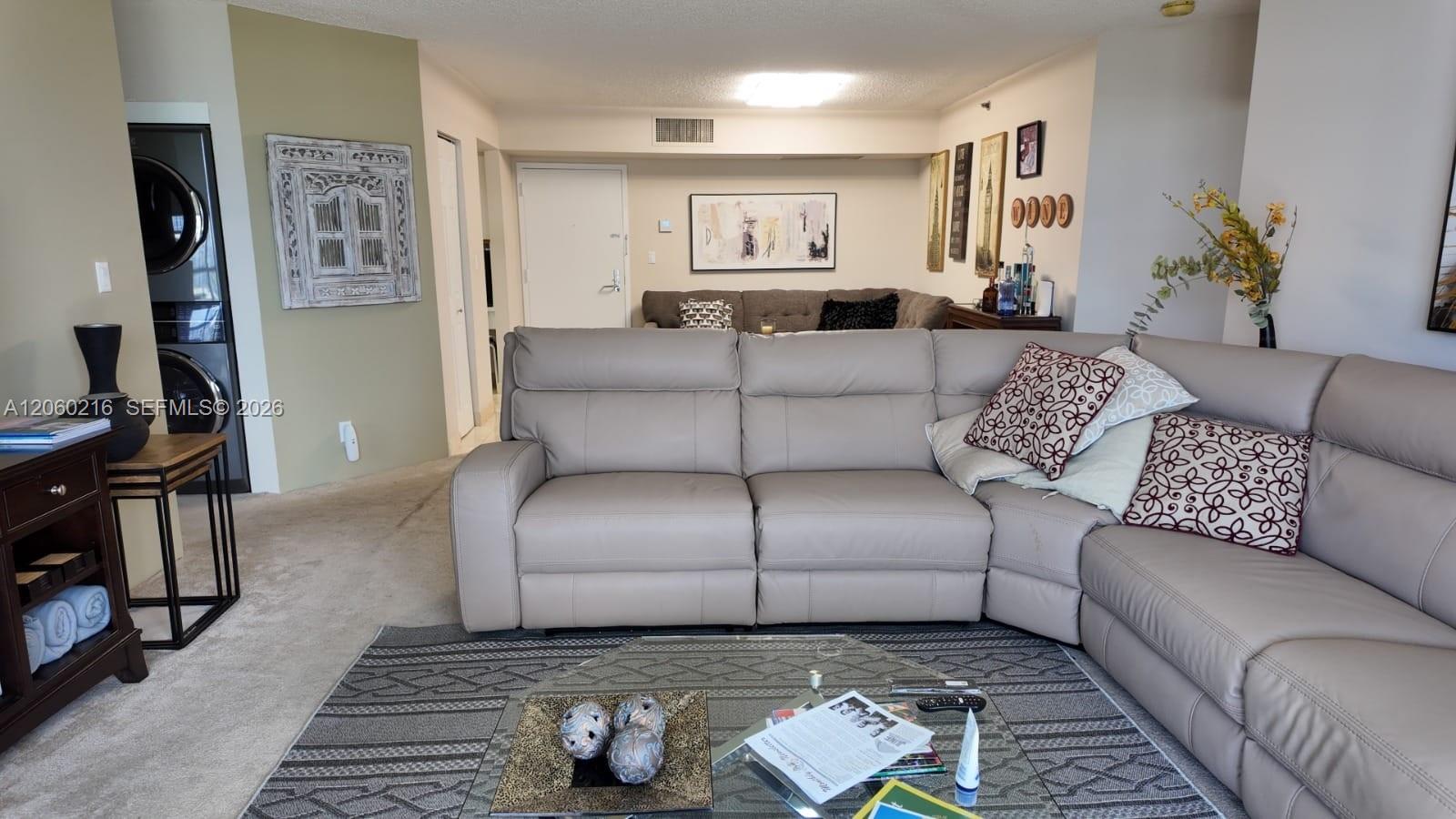 3600 Mystic Pointe Dr # 1111