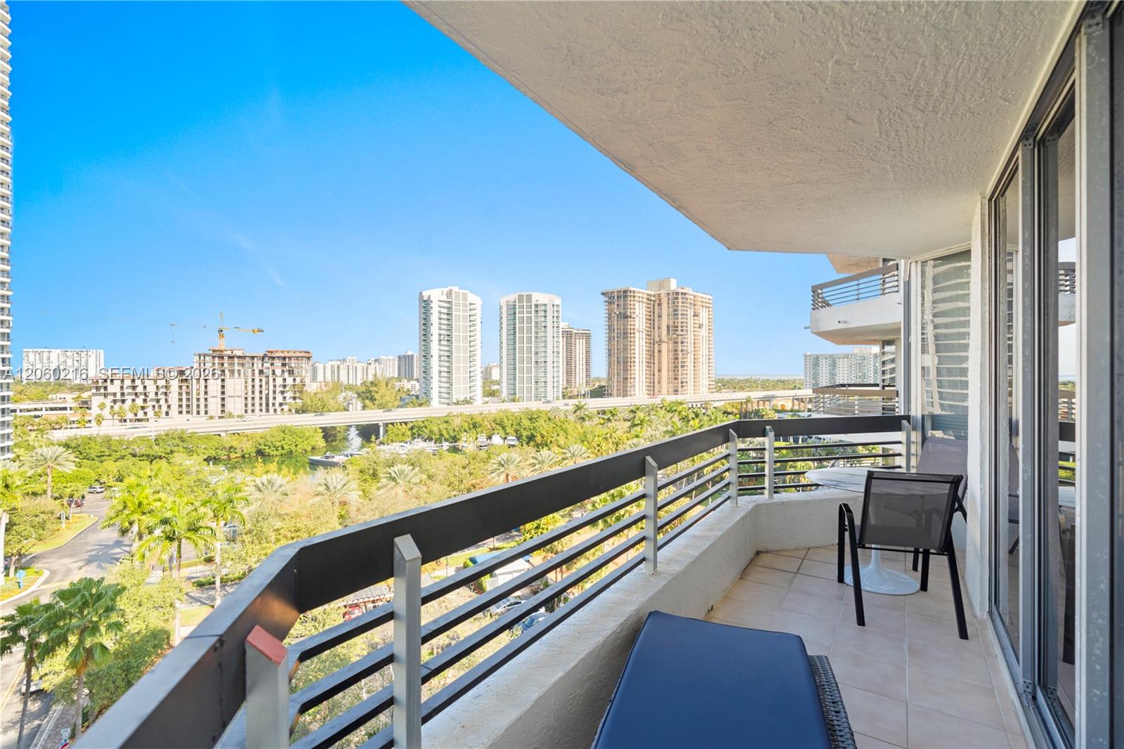 3600 Mystic Pointe Dr # 1111