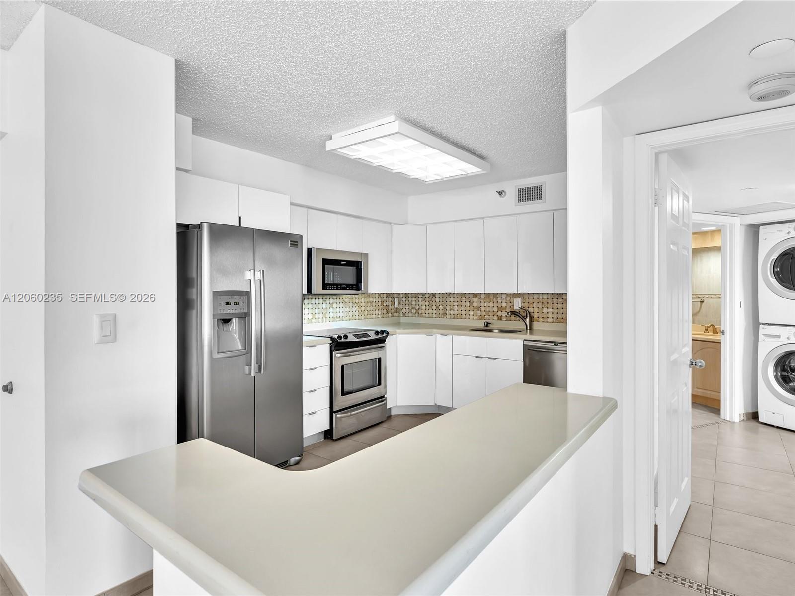 3530 Mystic Pointe Dr # 1004