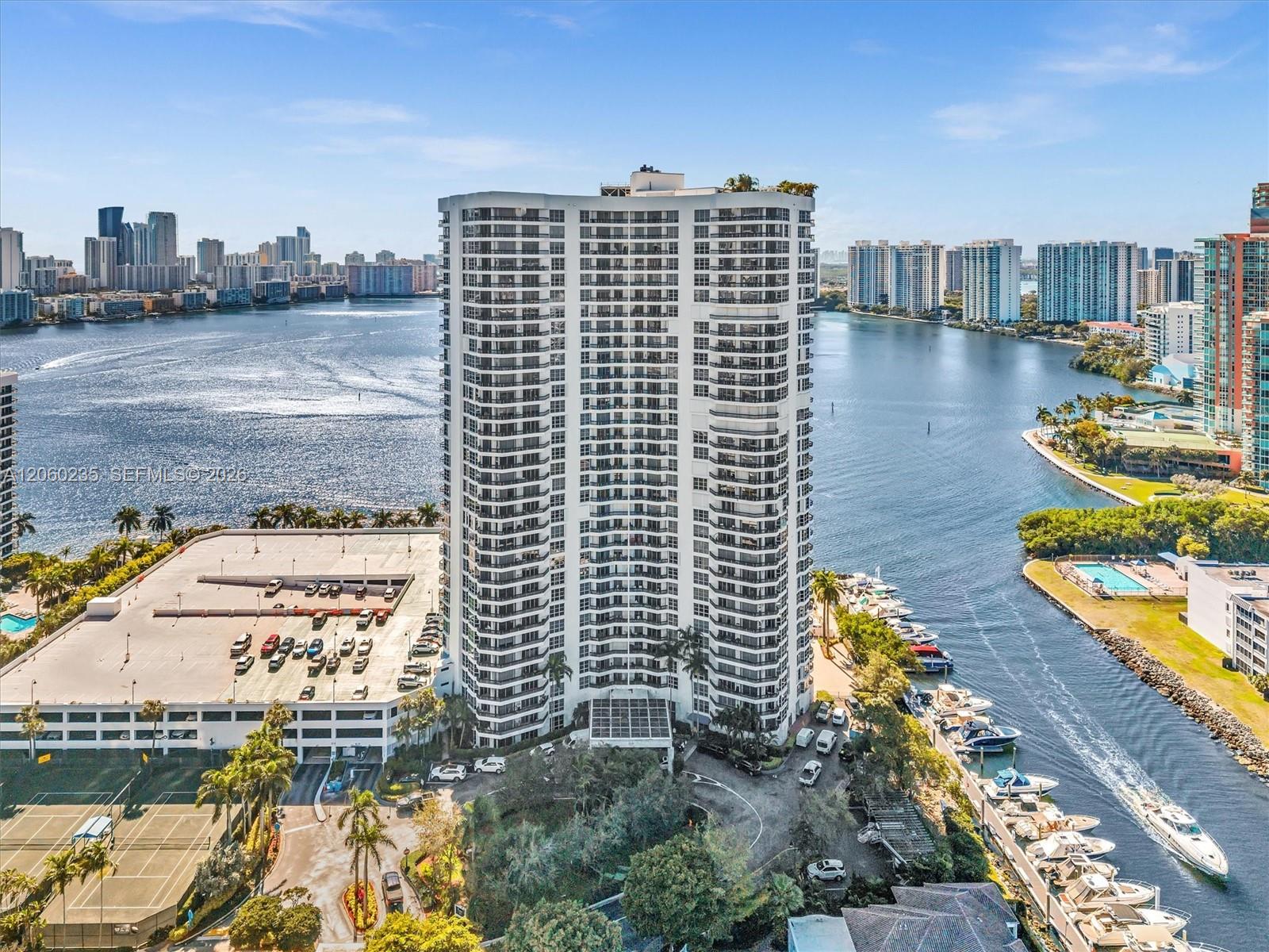 3530 Mystic Pointe Dr # 1004