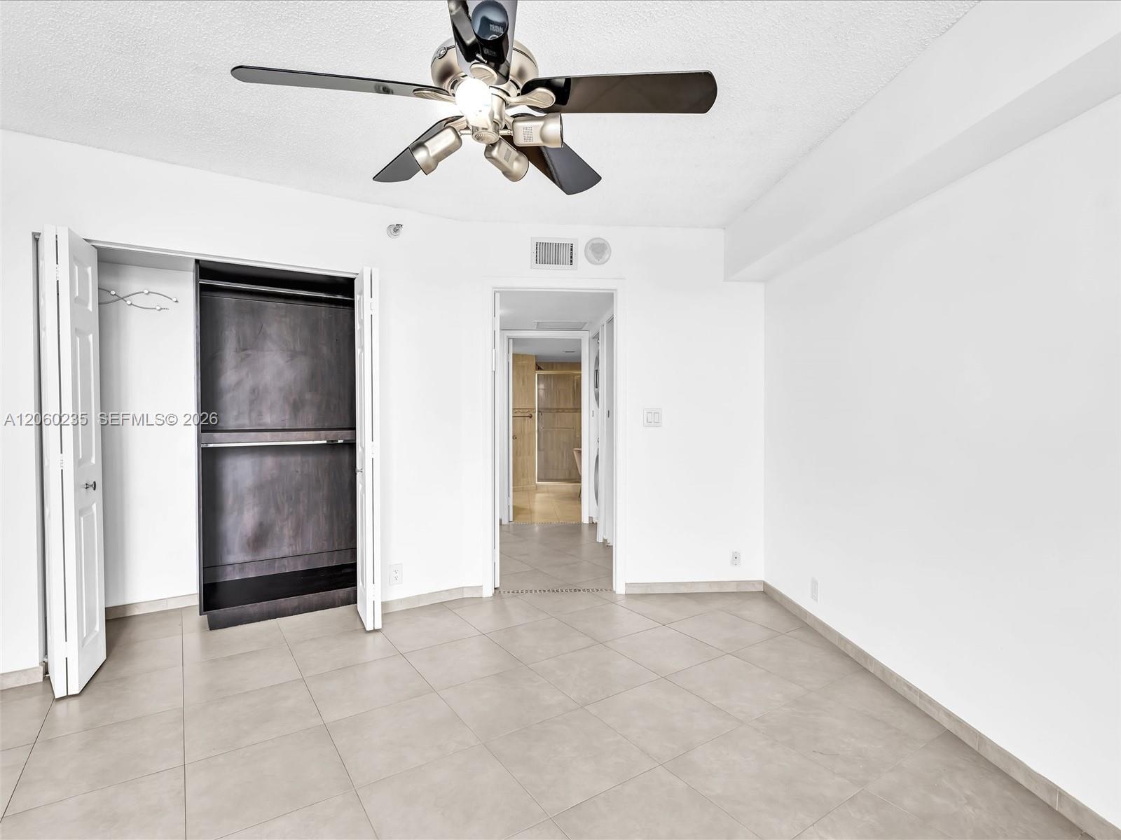 3530 Mystic Pointe Dr # 1004