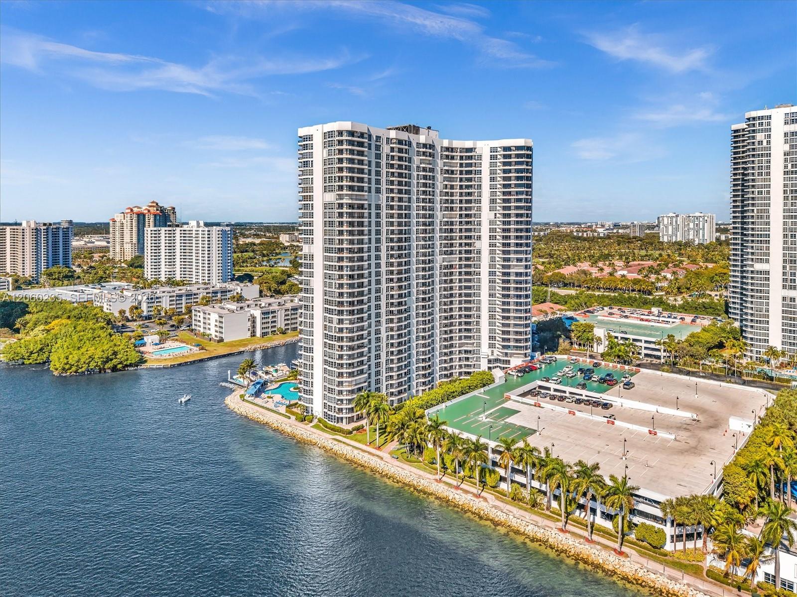 3530 Mystic Pointe Dr # 1004