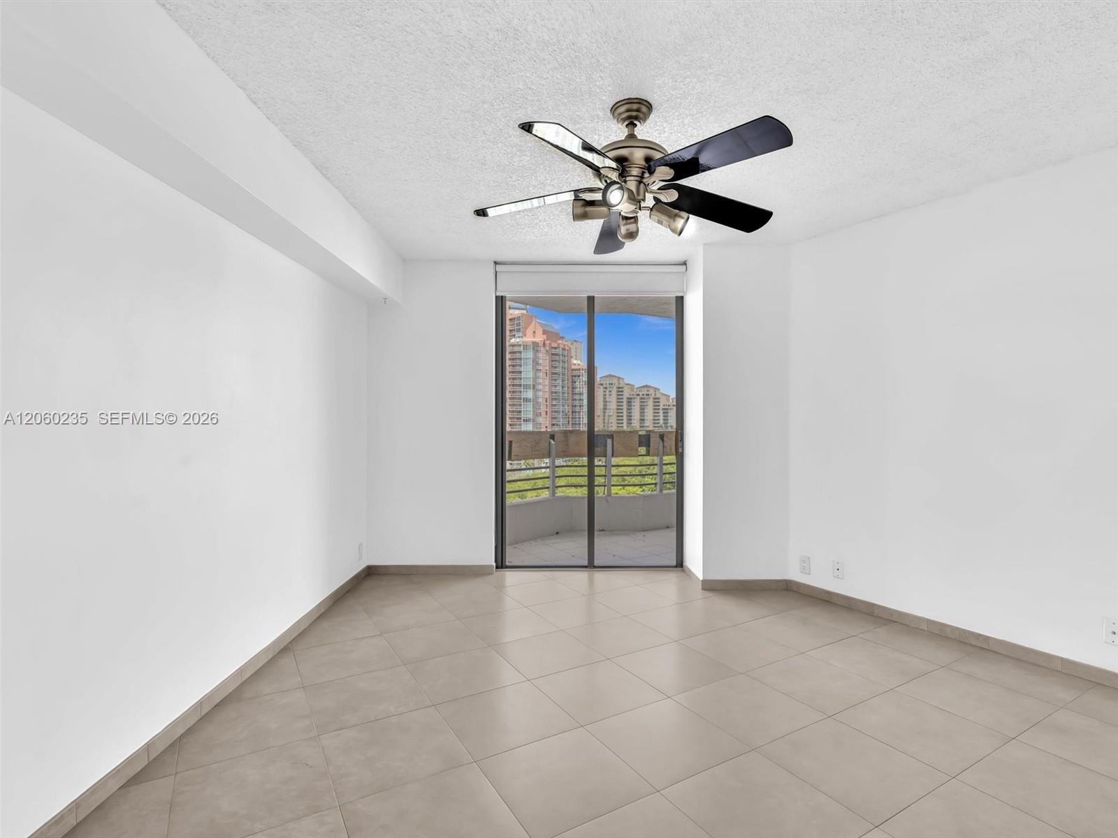 3530 Mystic Pointe Dr # 1004