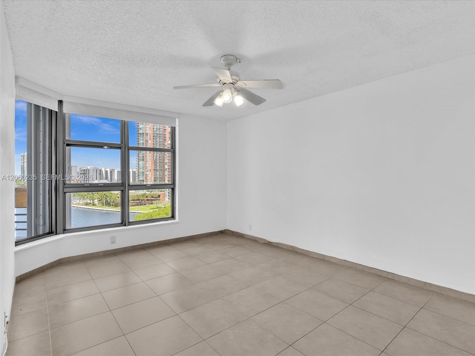 3530 Mystic Pointe Dr # 1004