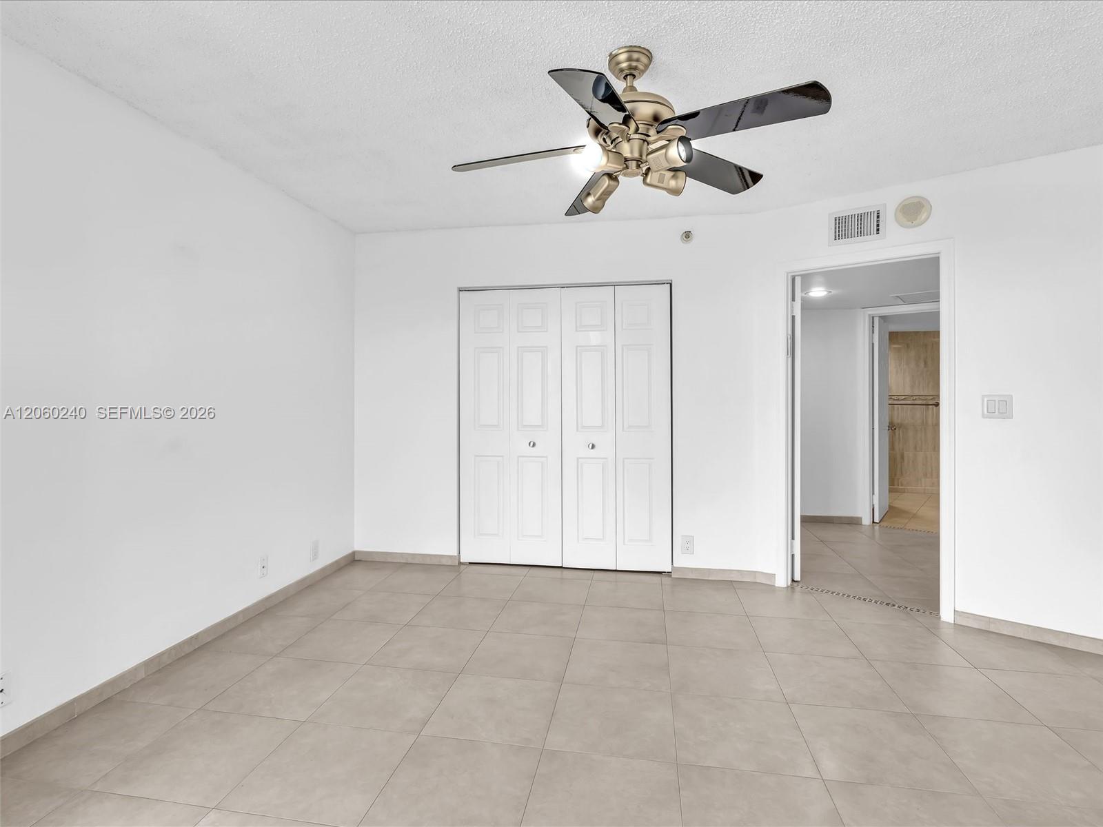 3530 Mystic Pointe Dr # 1004