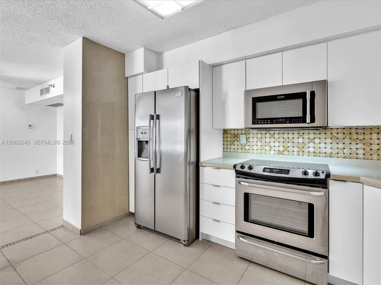 3530 Mystic Pointe Dr # 1004