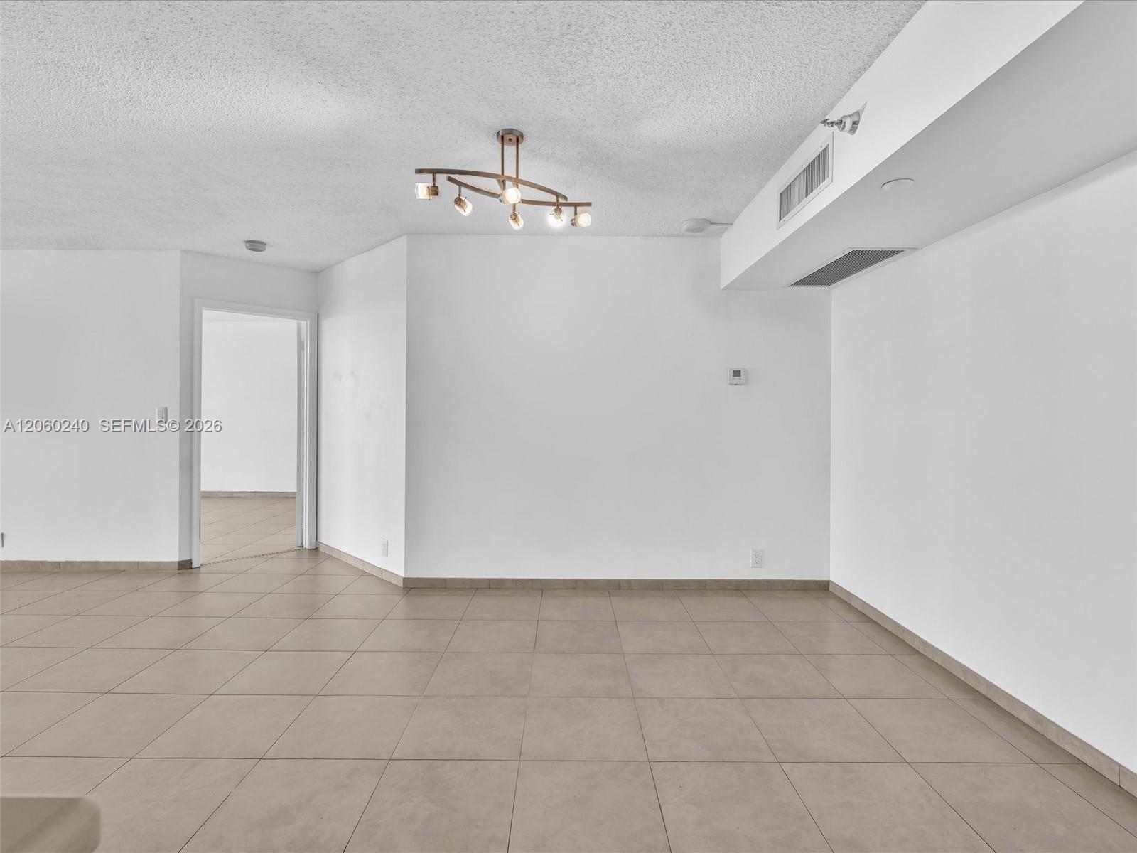 3530 Mystic Pointe Dr # 1004