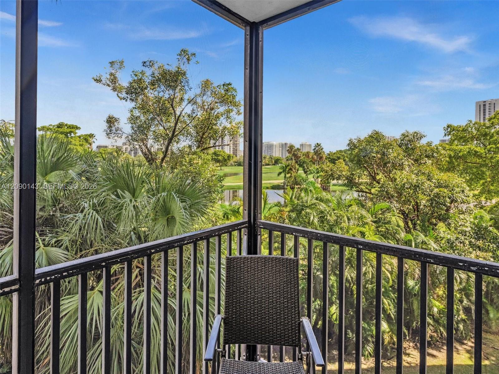 20379 W Country Club Dr # 332