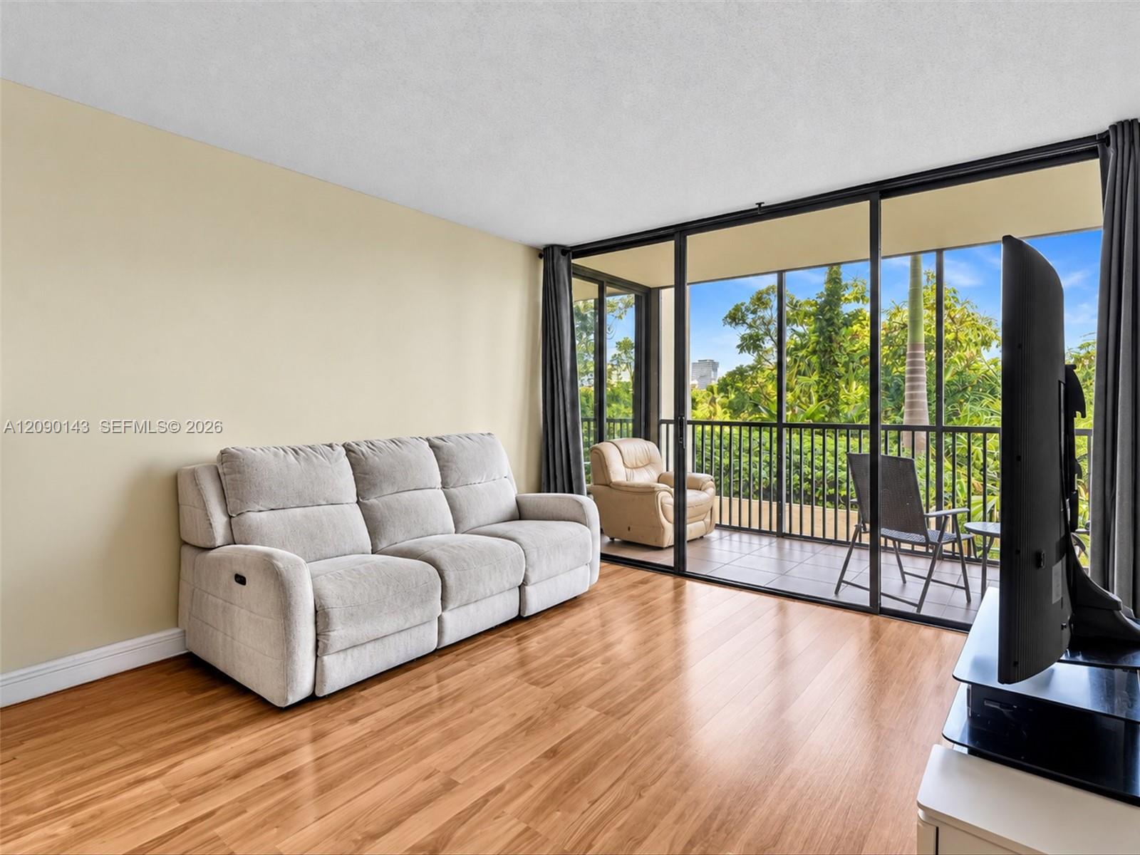 20379 W Country Club Dr # 332