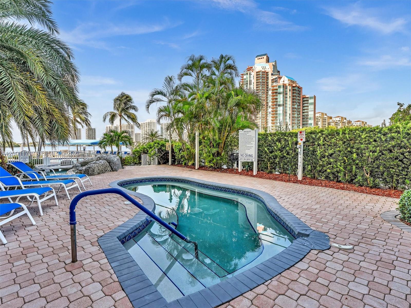 3530 Mystic Pointe Dr # 2002