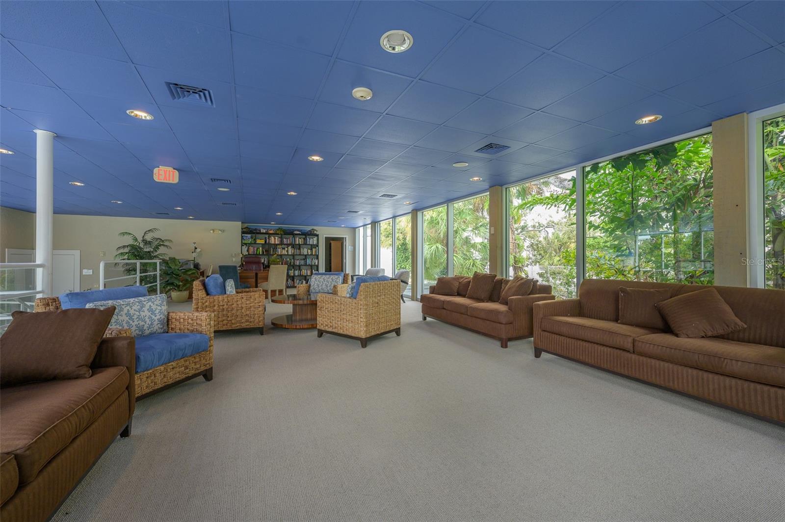 1660 SUMMERHOUSE LN #102