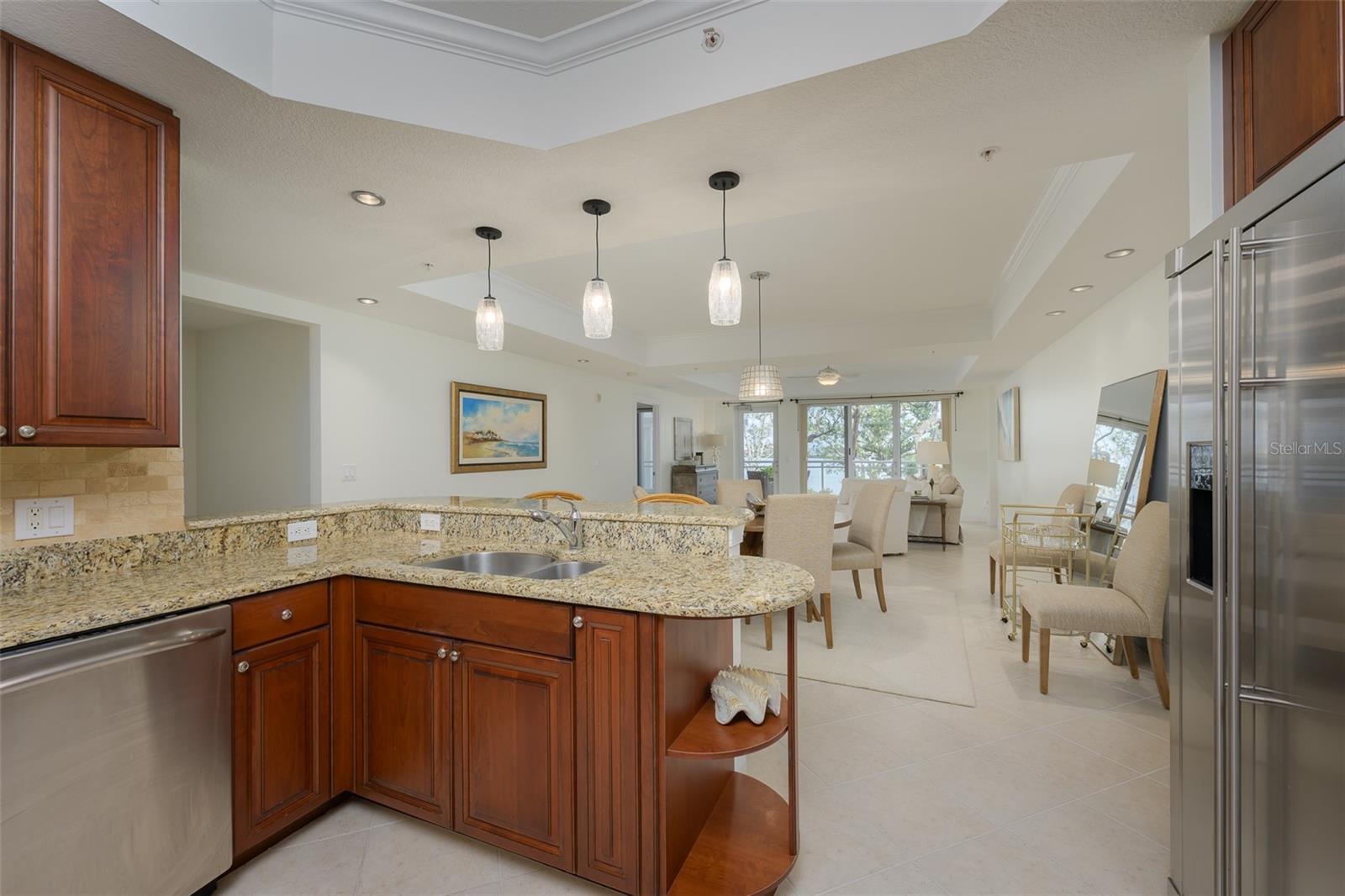 1660 SUMMERHOUSE LN #102