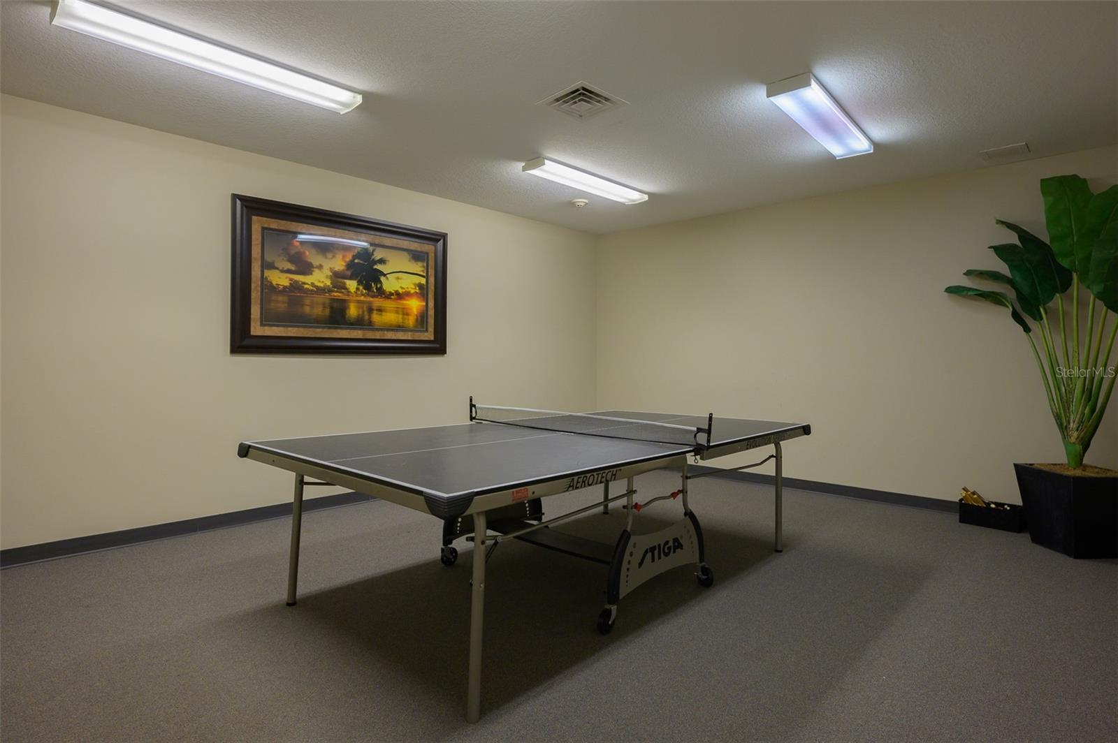 1660 SUMMERHOUSE LN #102