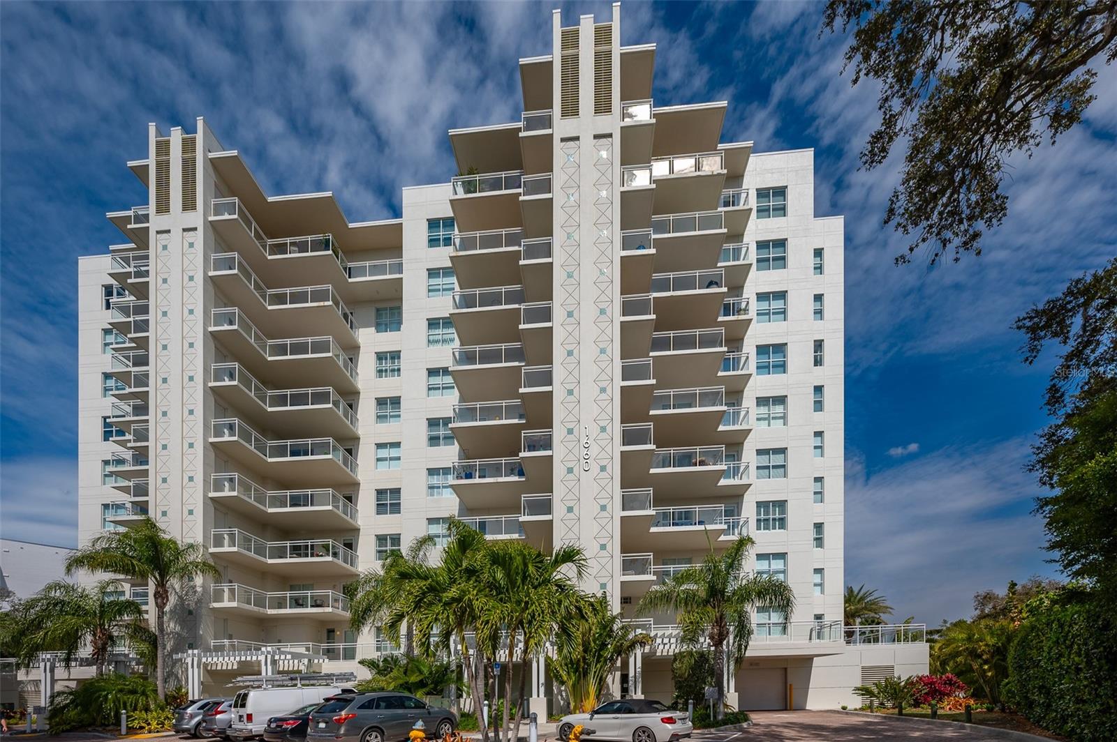 1660 SUMMERHOUSE LN #102