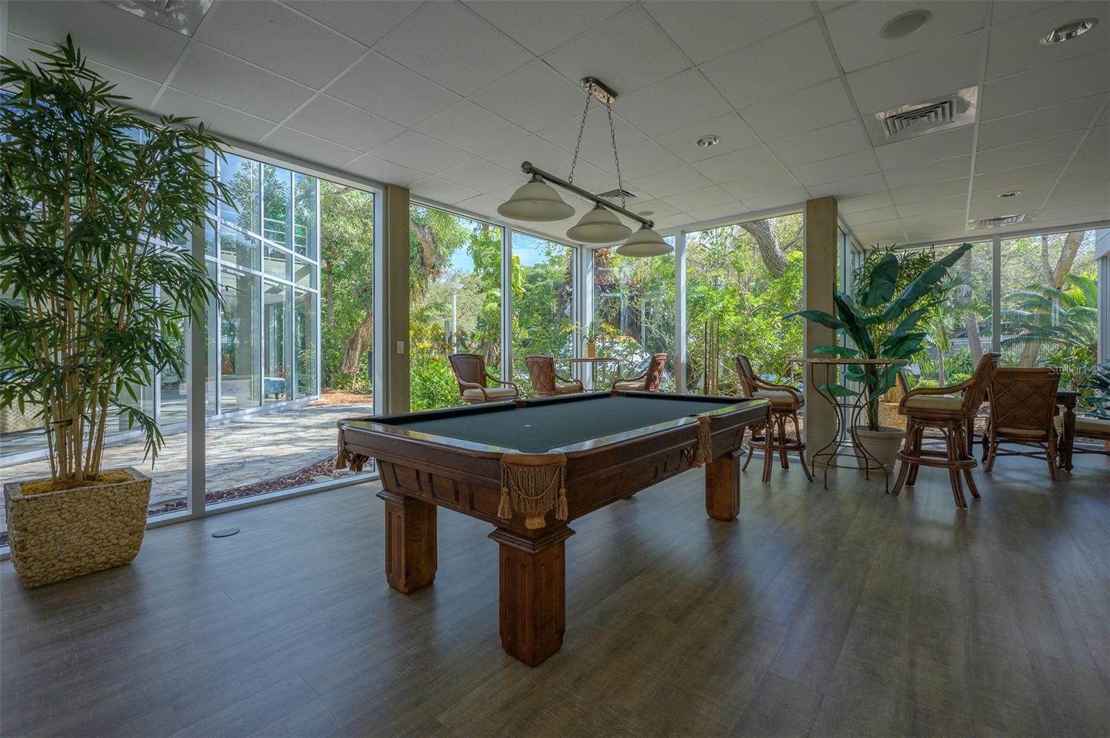 1660 SUMMERHOUSE LN #102