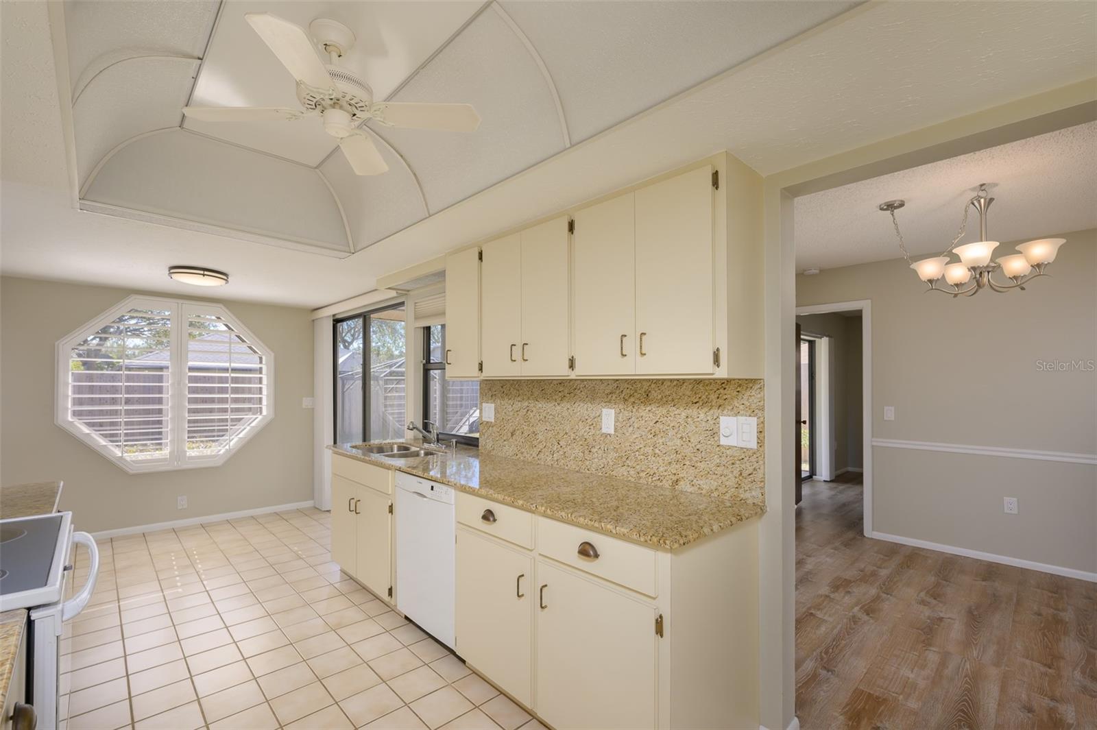 4434 MEADOW CREEK CIR