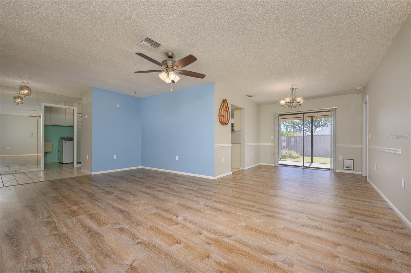 4434 MEADOW CREEK CIR