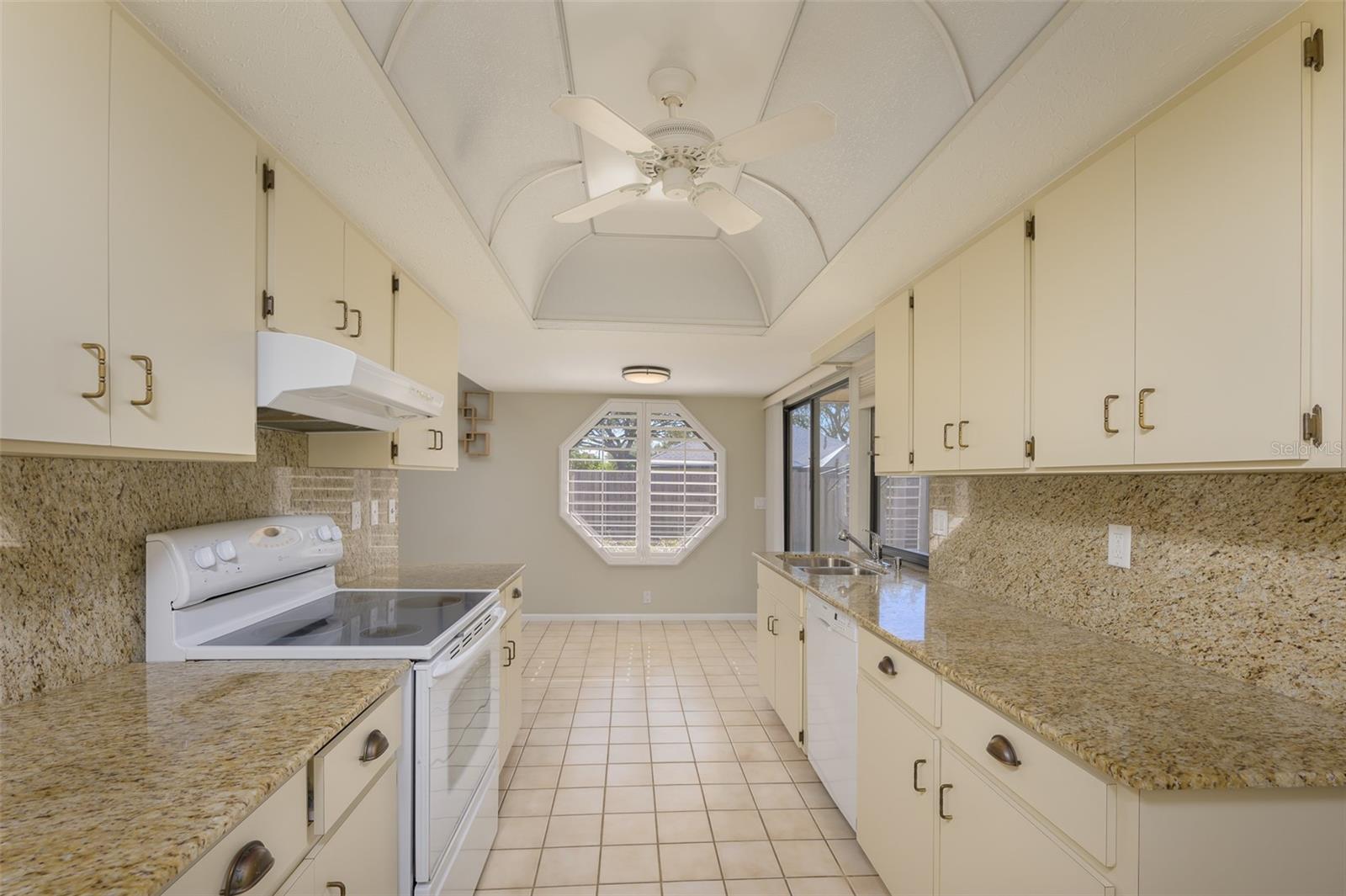 4434 MEADOW CREEK CIR