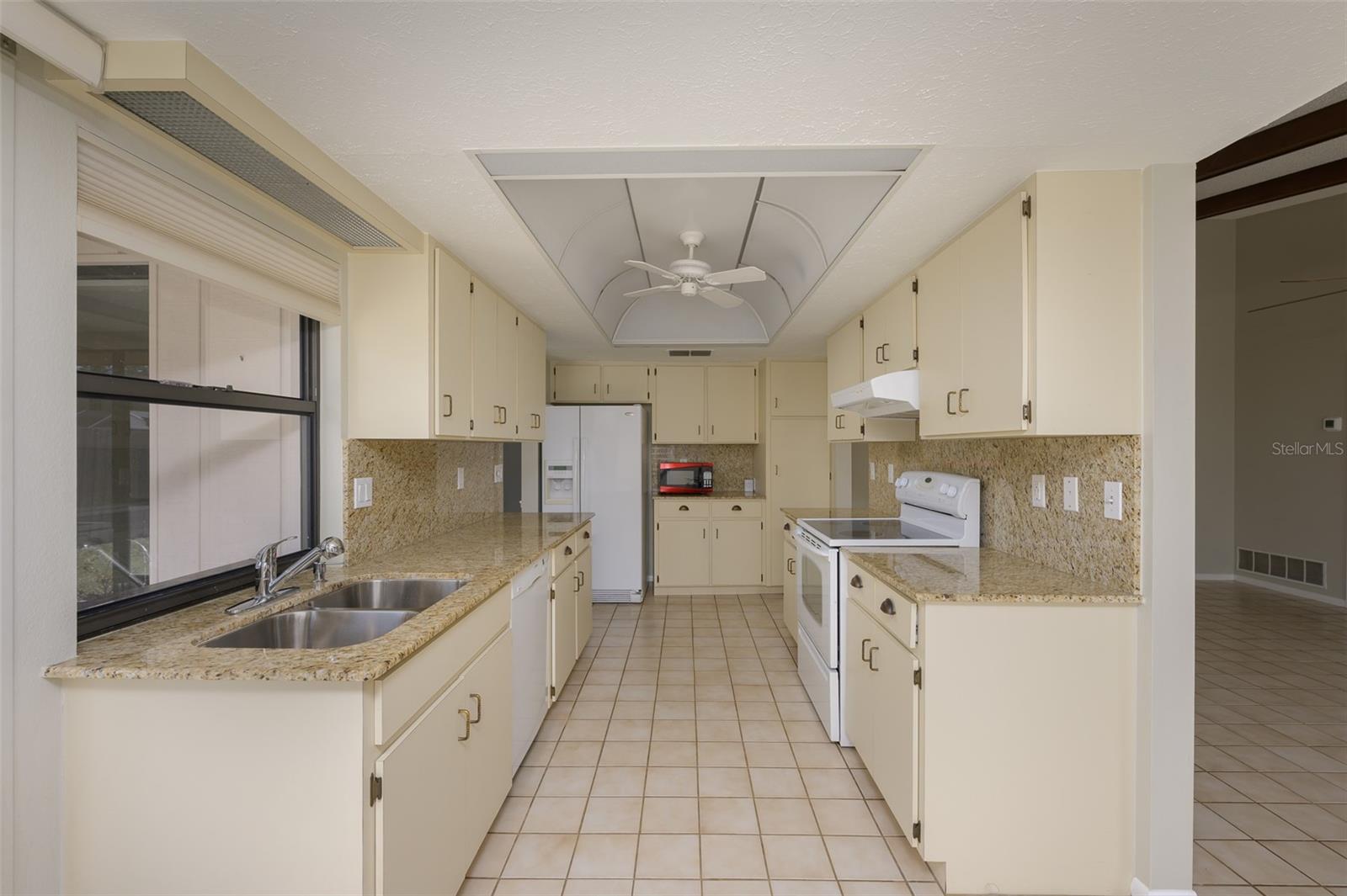 4434 MEADOW CREEK CIR