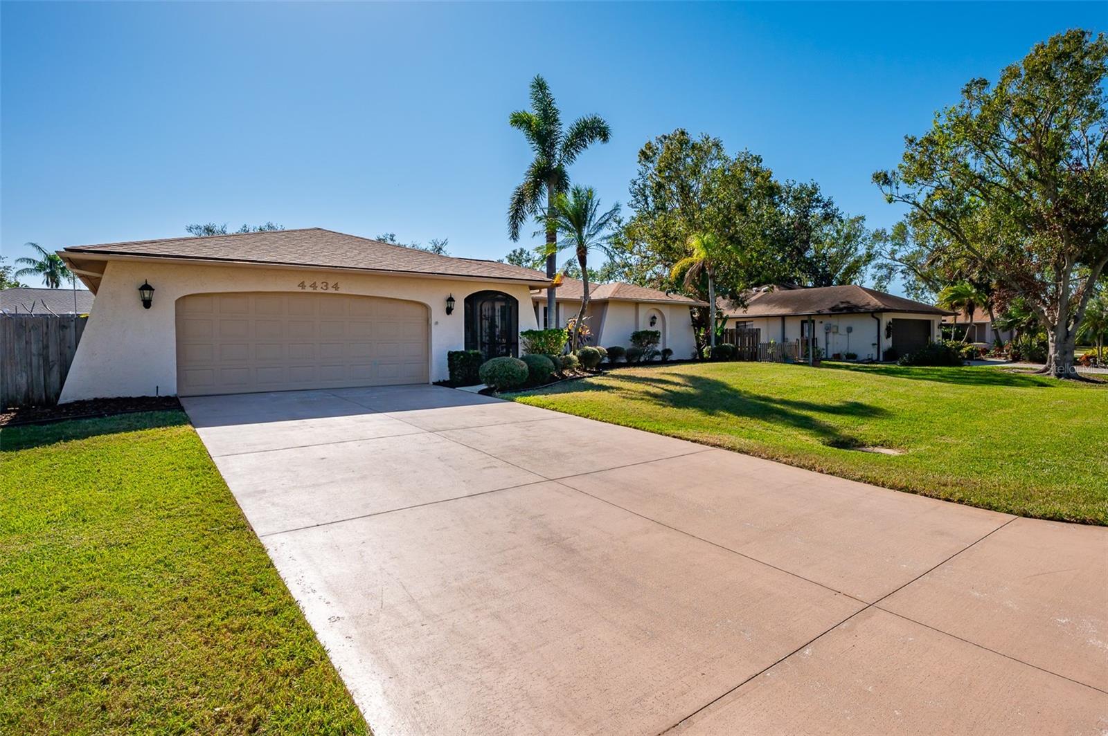 4434 MEADOW CREEK CIR