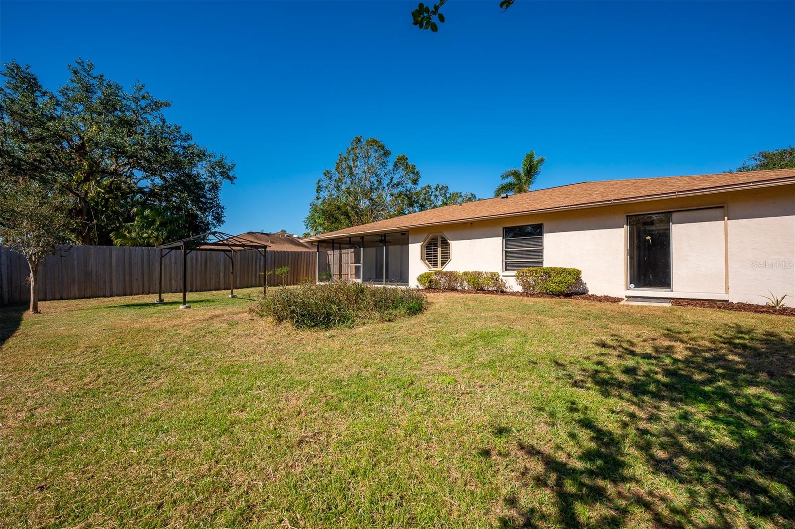 4434 MEADOW CREEK CIR
