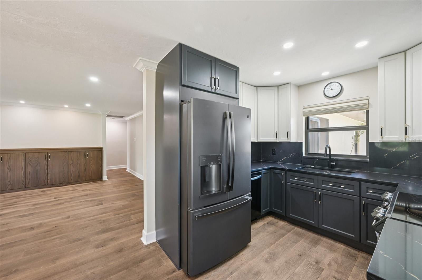 3641 GLENEAGLE DR #12D