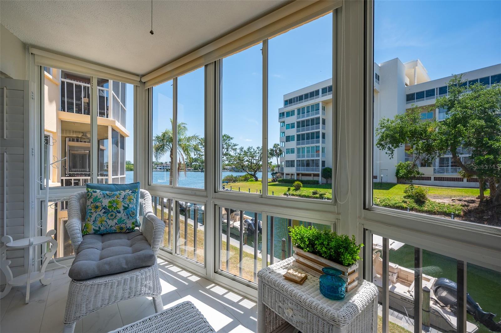 1350 N PORTOFINO DR #208