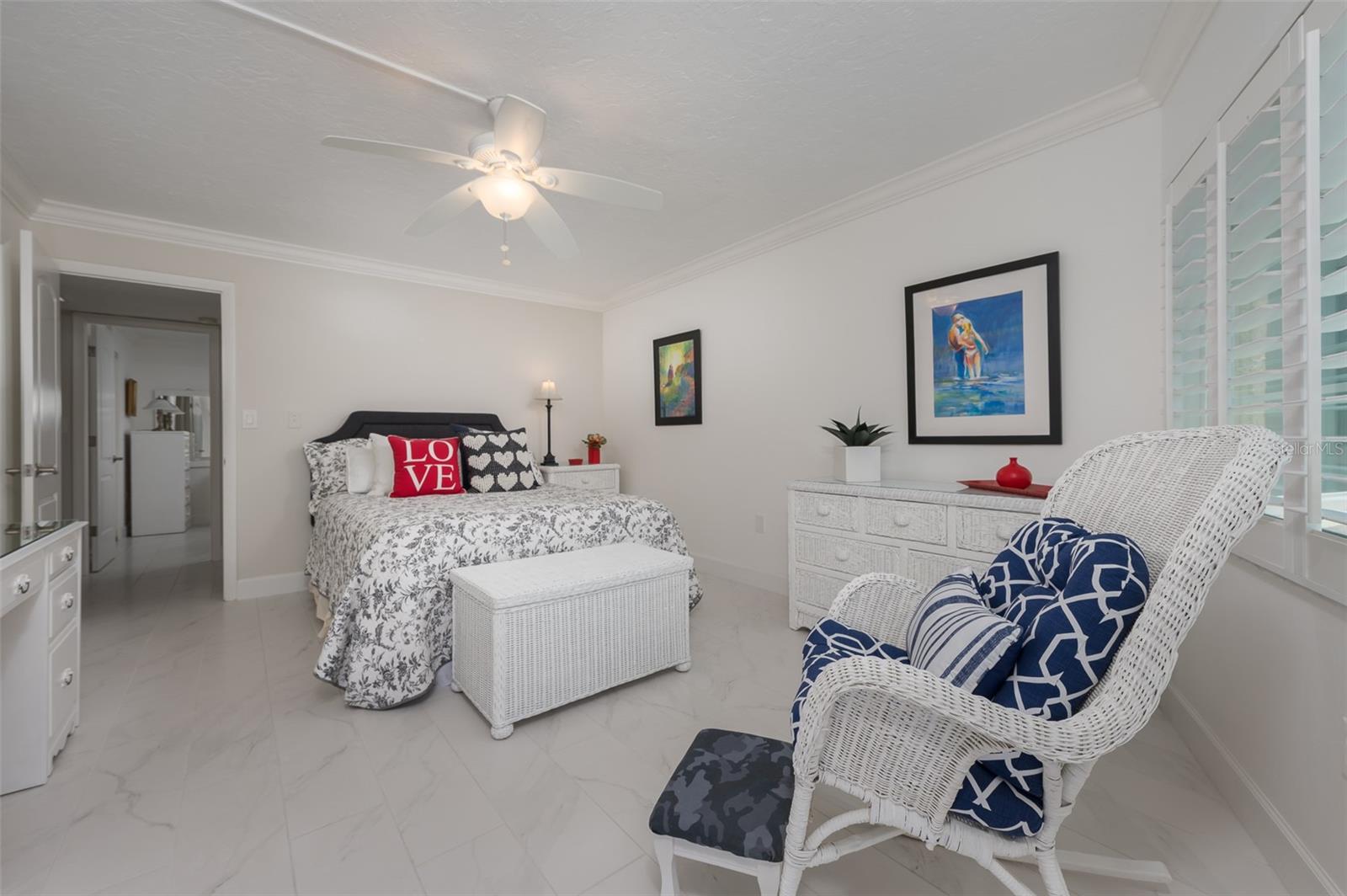 1350 N PORTOFINO DR #208