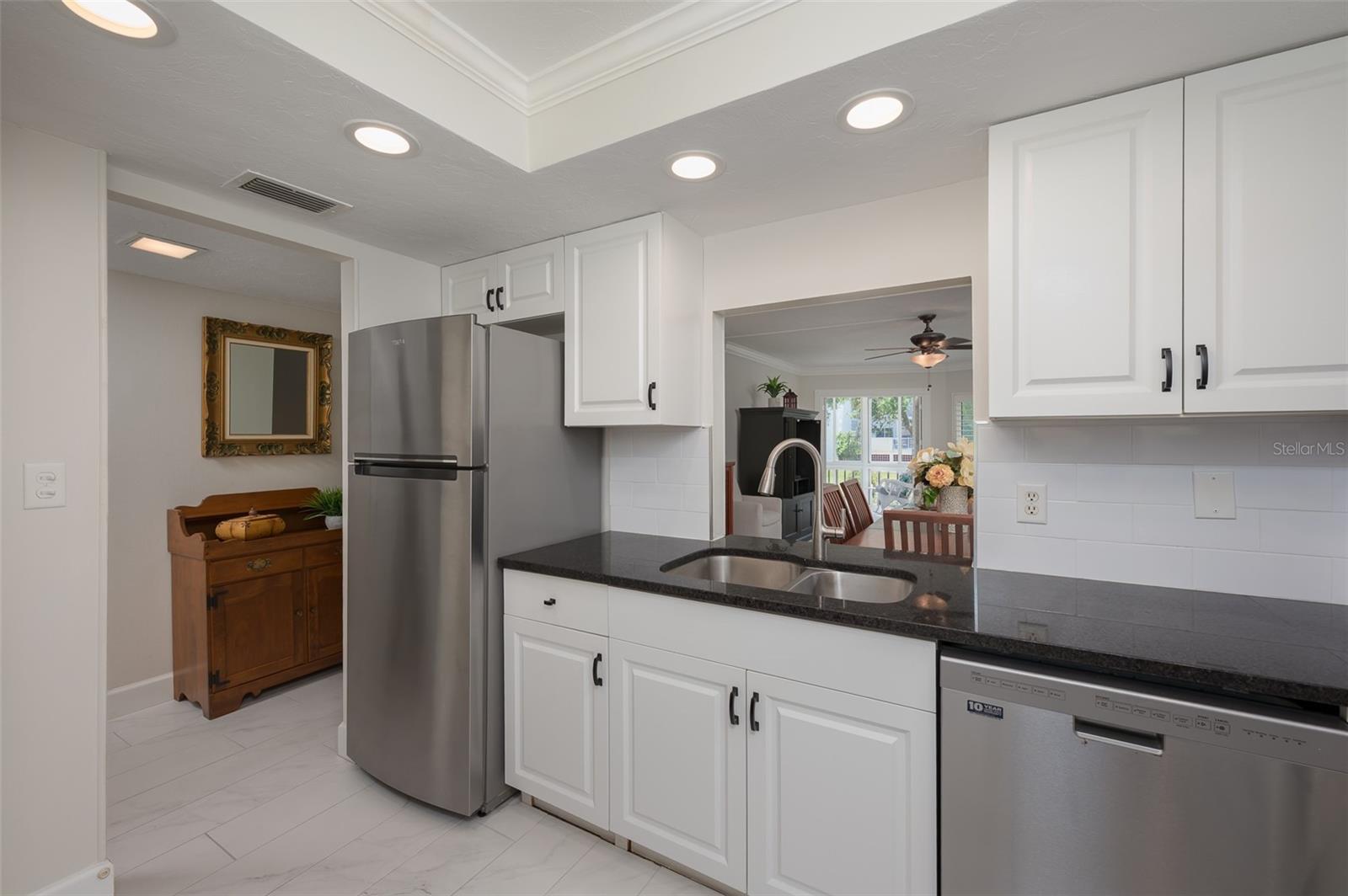 1350 N PORTOFINO DR #208