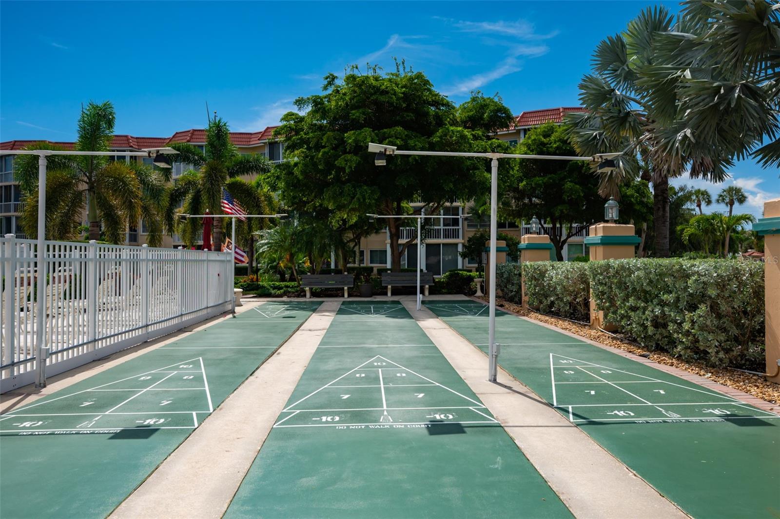 1350 N PORTOFINO DR #208