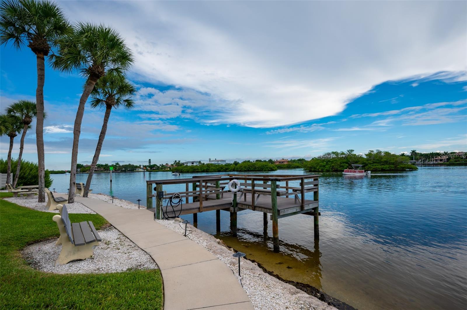 1350 N PORTOFINO DR #208