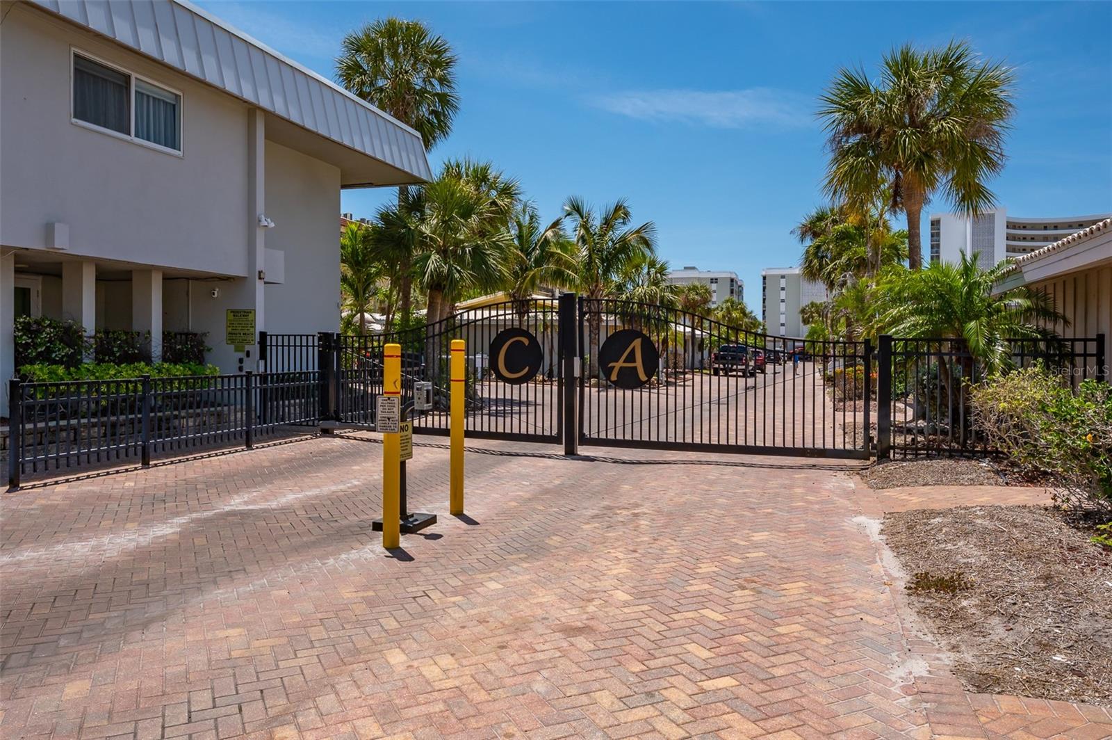 1350 N PORTOFINO DR #208