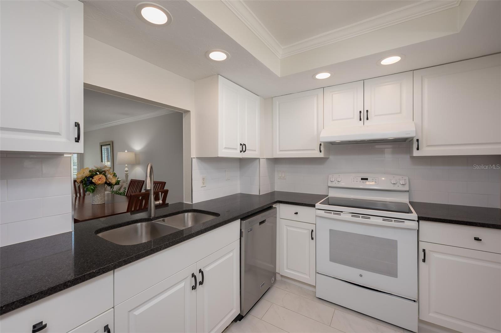 1350 N PORTOFINO DR #208