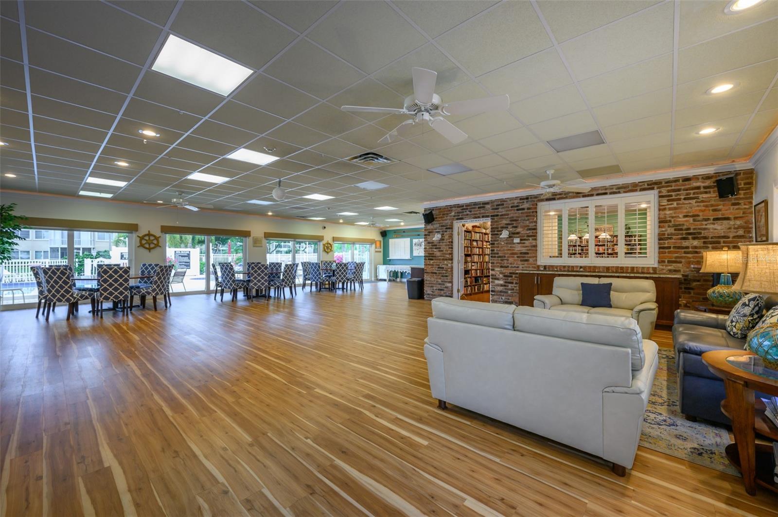 1350 N PORTOFINO DR #208